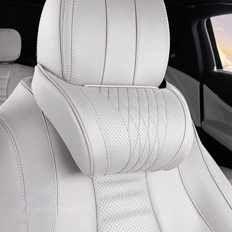 Pohodlný a únavu zmírňující univerzální polštář na krk z paměťové pěny vhodný do opěrek hlavy v autě