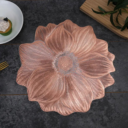 🌸🍽️💧【1 sada 3 kusů】🔥Kreativní PVC prostírání s motivem lotosového květu, žáruvzdorné, voděodolné, olejotěsné a omyvatelné.