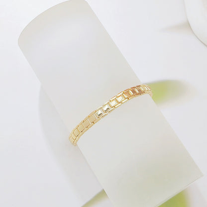 ✨ SLEVA 50 %! 🔷 Náramek s geometrickými články: minimalistický, moderní a jemný. Ideální pro každodenní nošení nebo jako decentní doplněk. Pohodlný a všestranný. 💫