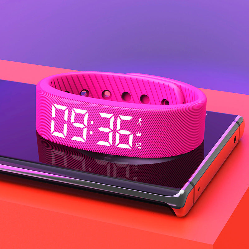 Chytrý hudební fitness tracker s krokoměrem a předpovědí počasí
