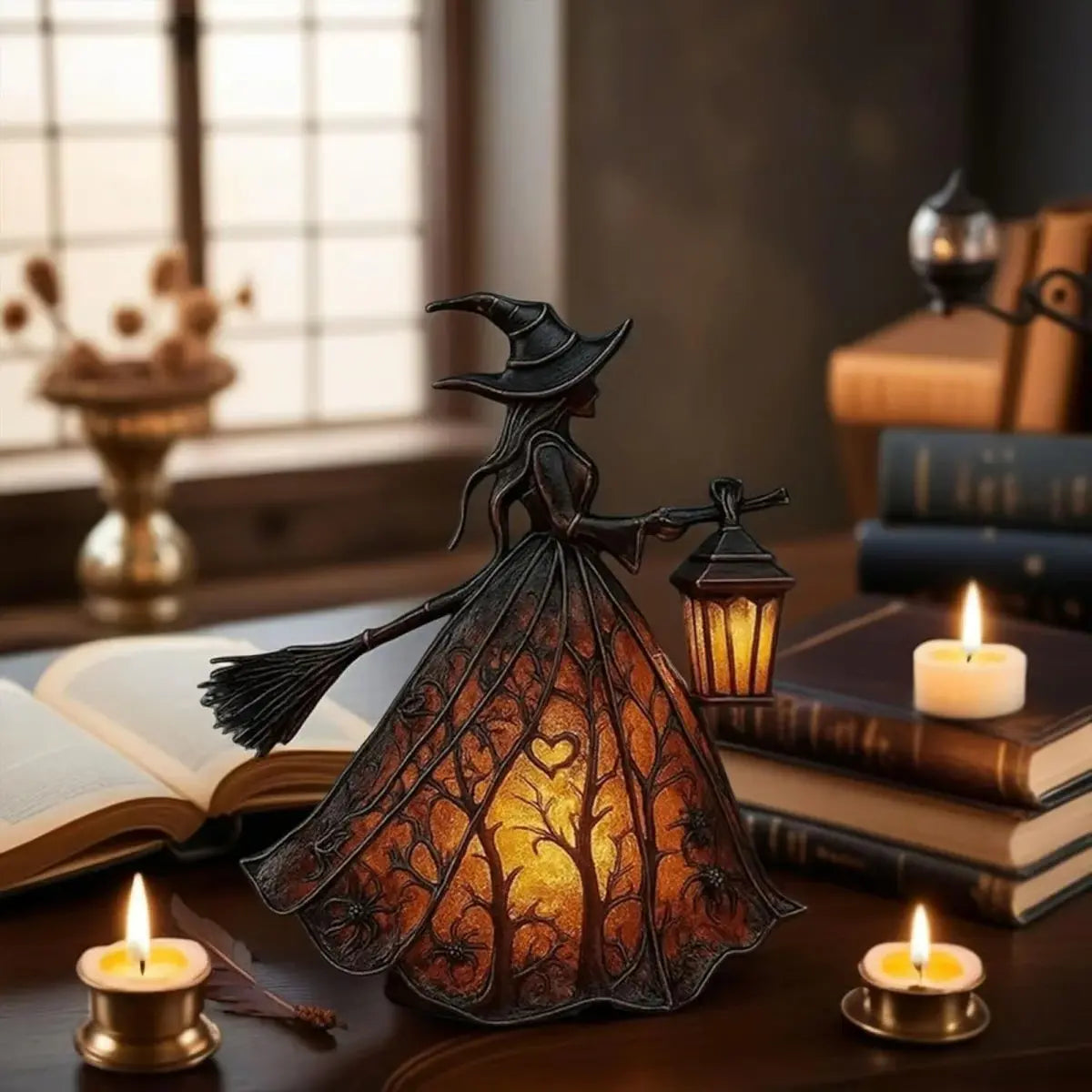 🧙‍♀️ Čarodějnická lampa – děsivá gotická lucernová dekorace, unikátní stolní lampa jako ozdoba, noční světlo s nožičkami, vhodné do domácnosti, na verandu, do kanceláře i na výzdobu oslav.
