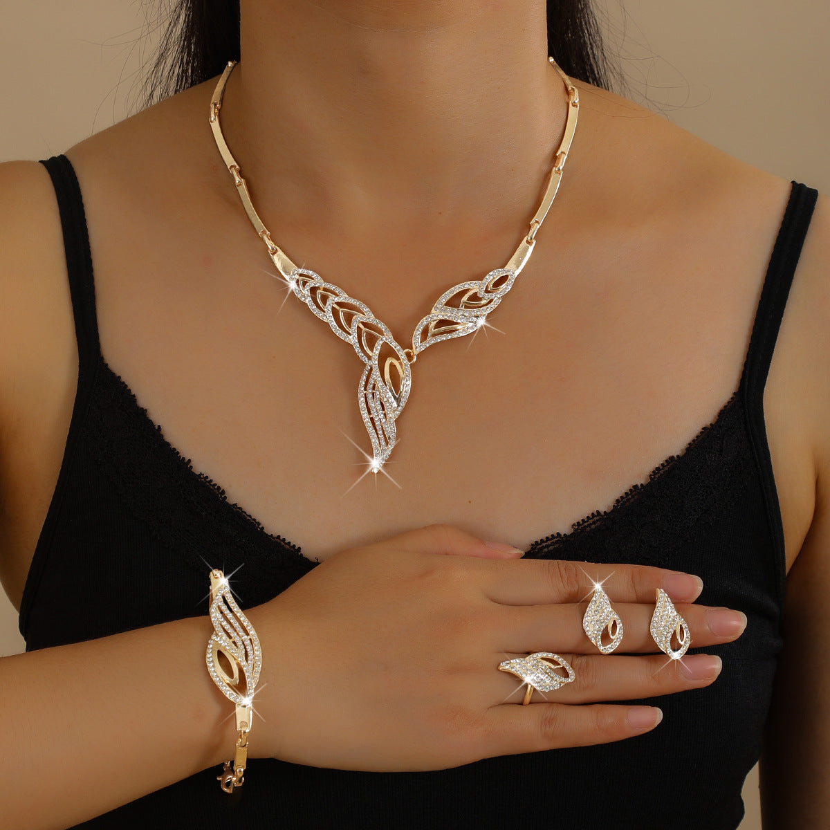 💖🔥【Prsten + Náramek + Náušnice + Náhrdelník】✨Sada šperků v bohémském stylu, kreativní a jedinečný, minimalistický styl.