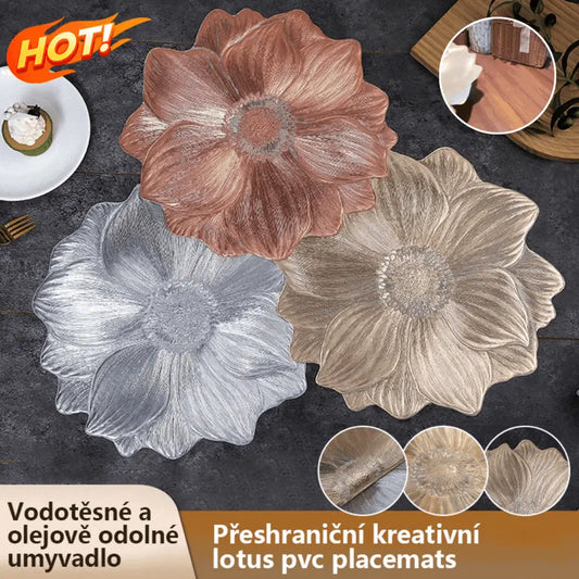 🌸🍽️💧【1 sada 3 kusů】🔥Kreativní PVC prostírání s motivem lotosového květu, žáruvzdorné, voděodolné, olejotěsné a omyvatelné.
