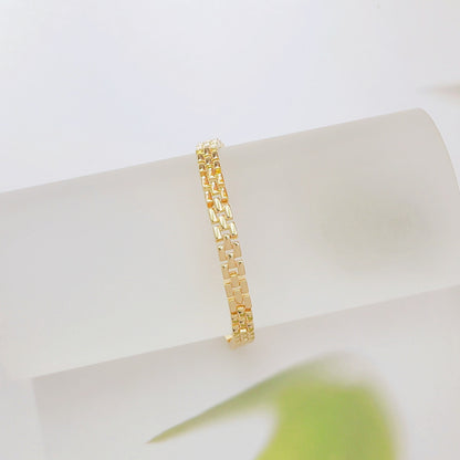 ✨ SLEVA 50 %! 🔷 Náramek s geometrickými články: minimalistický, moderní a jemný. Ideální pro každodenní nošení nebo jako decentní doplněk. Pohodlný a všestranný. 💫
