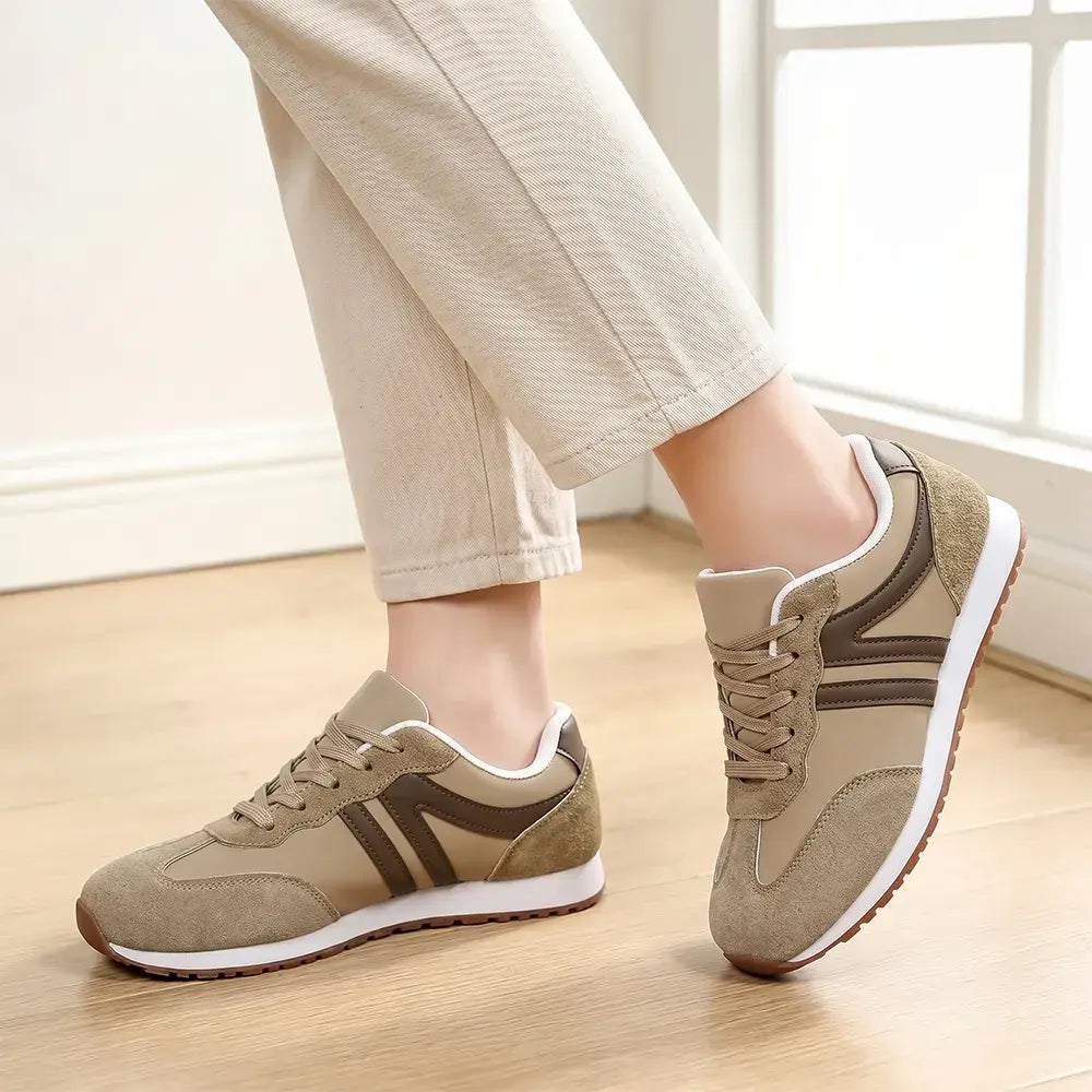 👟 Klasická silueta – nadčasový retro design běžecké obuvi, který spojuje moderní prvky a vytváří tak trvanlivý a ikonický styl.